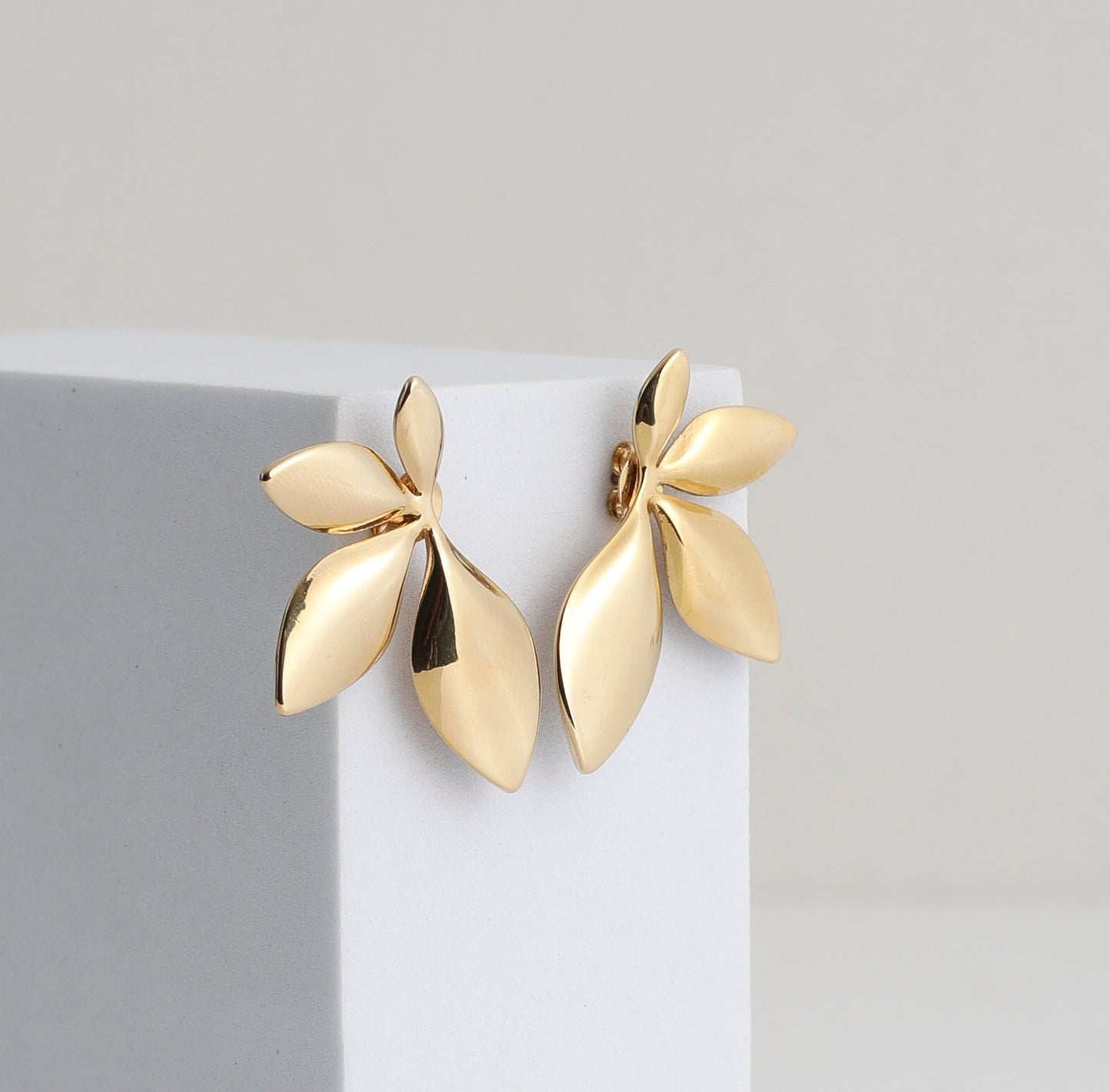 Fleur Studs