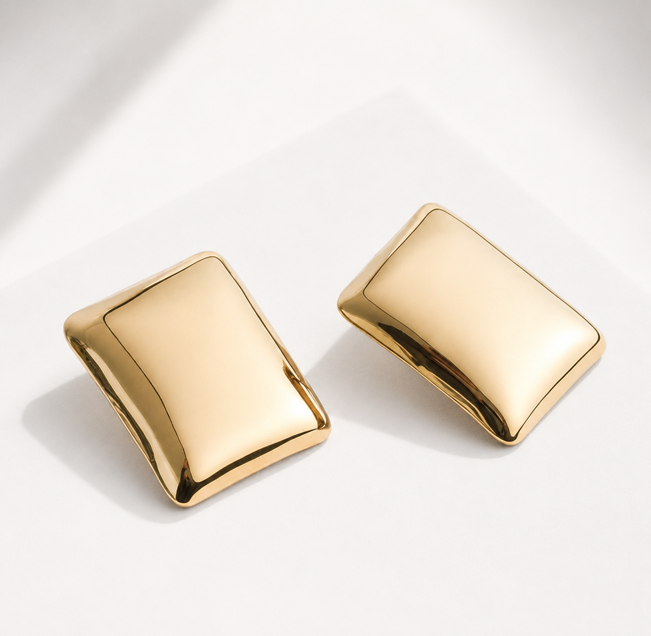 Ella Studs
