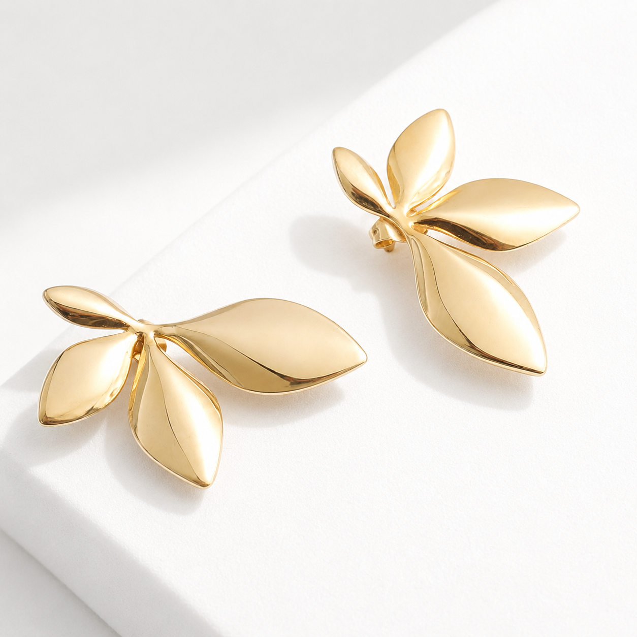 Fleur Studs